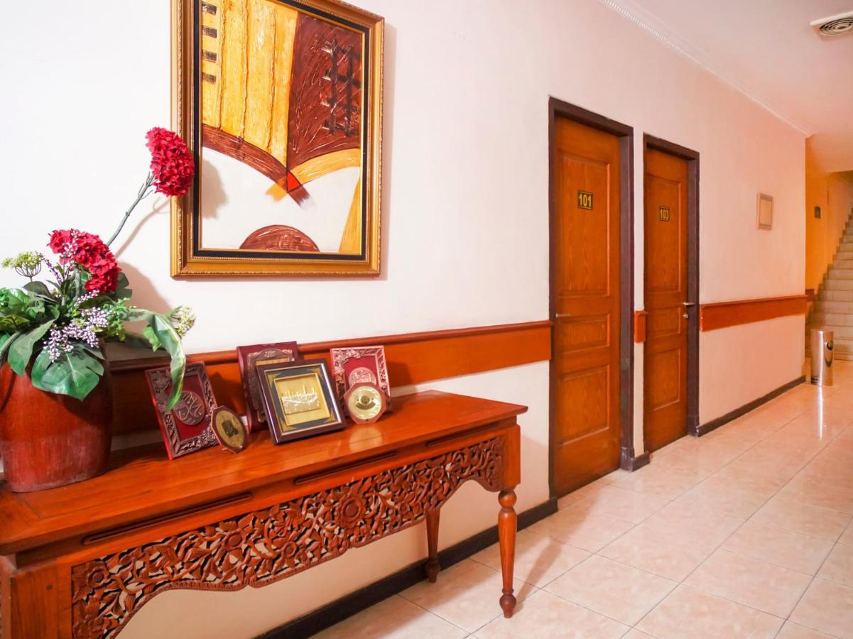 Capital O 142 Hotel Al Furqon Syariah Palembang Eksteriør billede