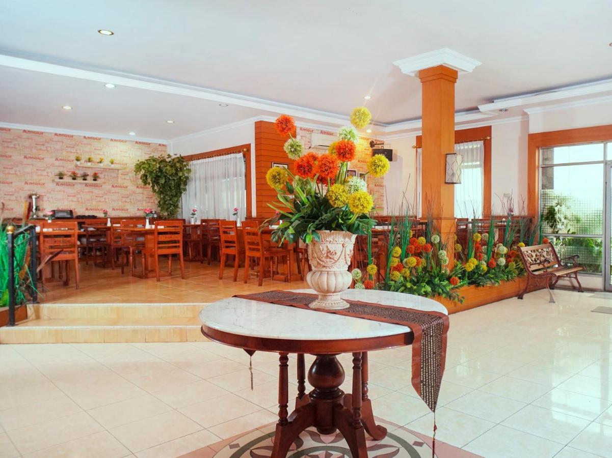 Capital O 142 Hotel Al Furqon Syariah Palembang Eksteriør billede