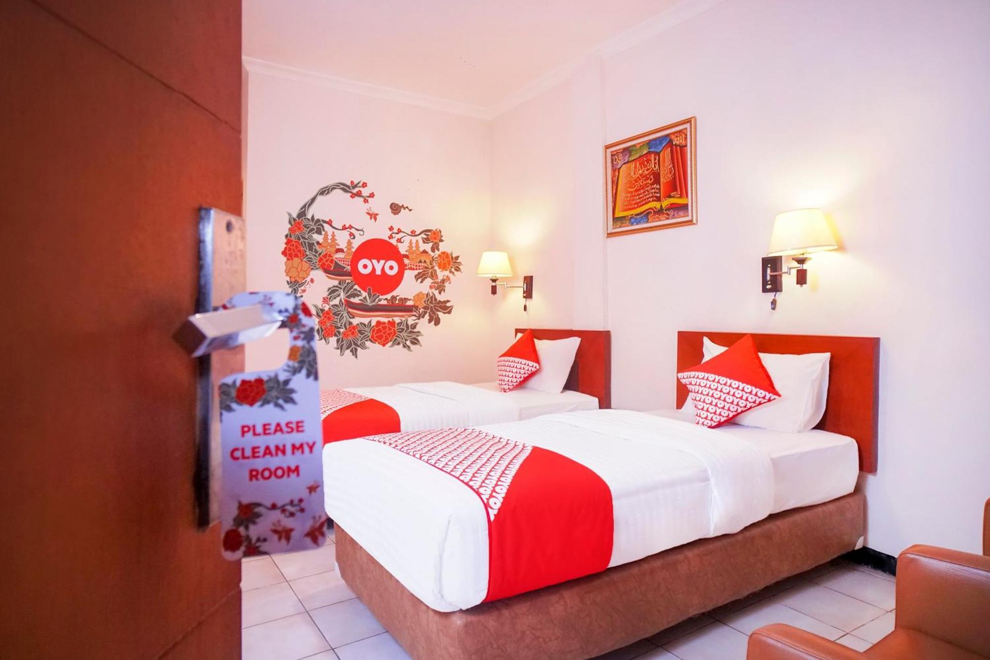 Capital O 142 Hotel Al Furqon Syariah Palembang Eksteriør billede