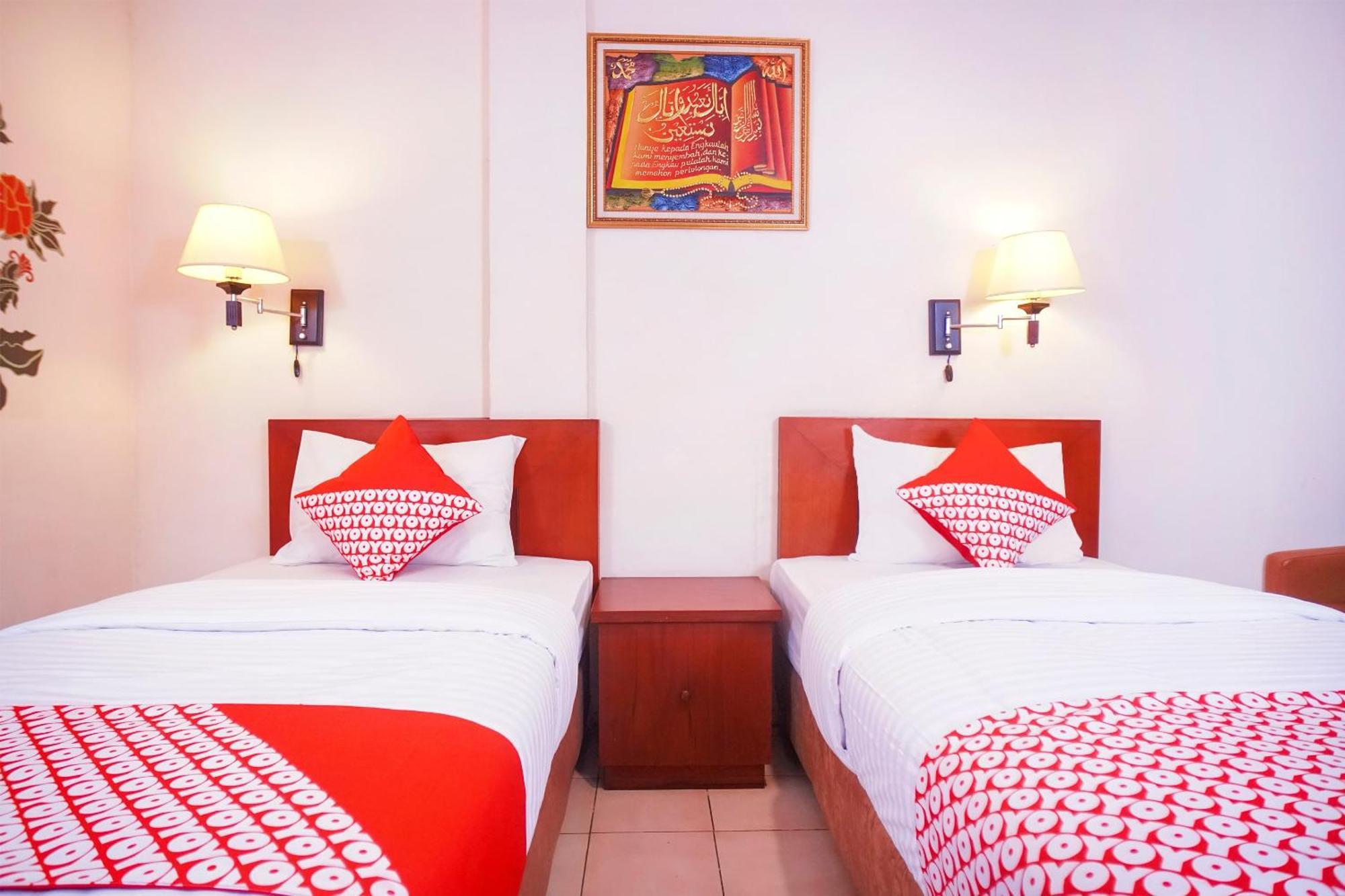 Capital O 142 Hotel Al Furqon Syariah Palembang Eksteriør billede