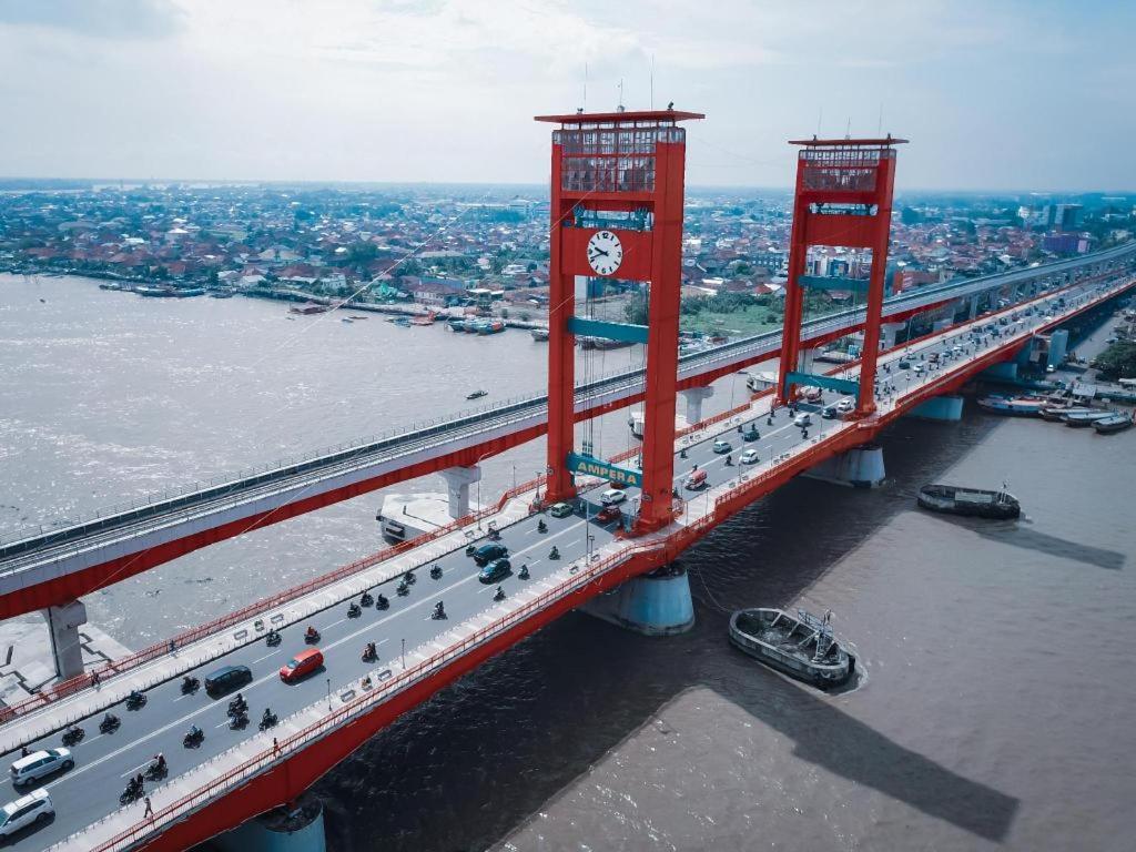 Capital O 142 Hotel Al Furqon Syariah Palembang Eksteriør billede